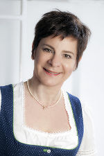 Irena Neumeister © Fotostudio Ehrlich, Leibnitz Irena Neumeister © Fotostudio Ehrlich, Leibnitz