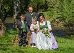 Sabine und Alois Bischof mit Felix und Julia © Stieber Sabine und Alois Bischof mit Felix und Julia © Stieber
