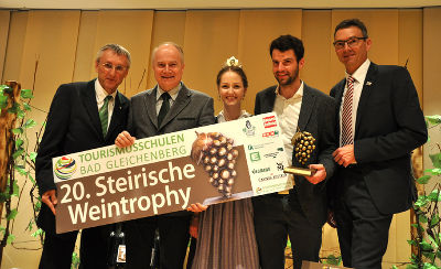 Dir. Wolfgang Haas, Landesrat Johann Seitinger, Weinkönigin Johanna II, Kellermeister Klaus Fischer, Ing. Reinhold Holler © FS Silberberg Dir. Wolfgang Haas, Landesrat Johann Seitinger, Weinkönigin Johanna II, Kellermeister Klaus Fischer, Ing. Reinhold Holler © FS Silberberg