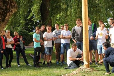 Maibaumumschneiden © FS Vorau Maibaumumschneiden © FS Vorau