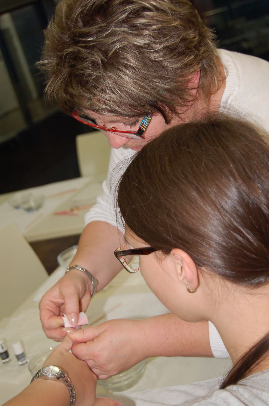 Nagelpflege und Maniküre mit Bernadette Maier, Internatsprogramm