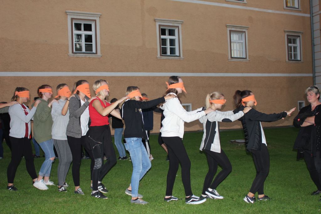 Kick off_ 1. Klasse Kick off_ 1. Klasse