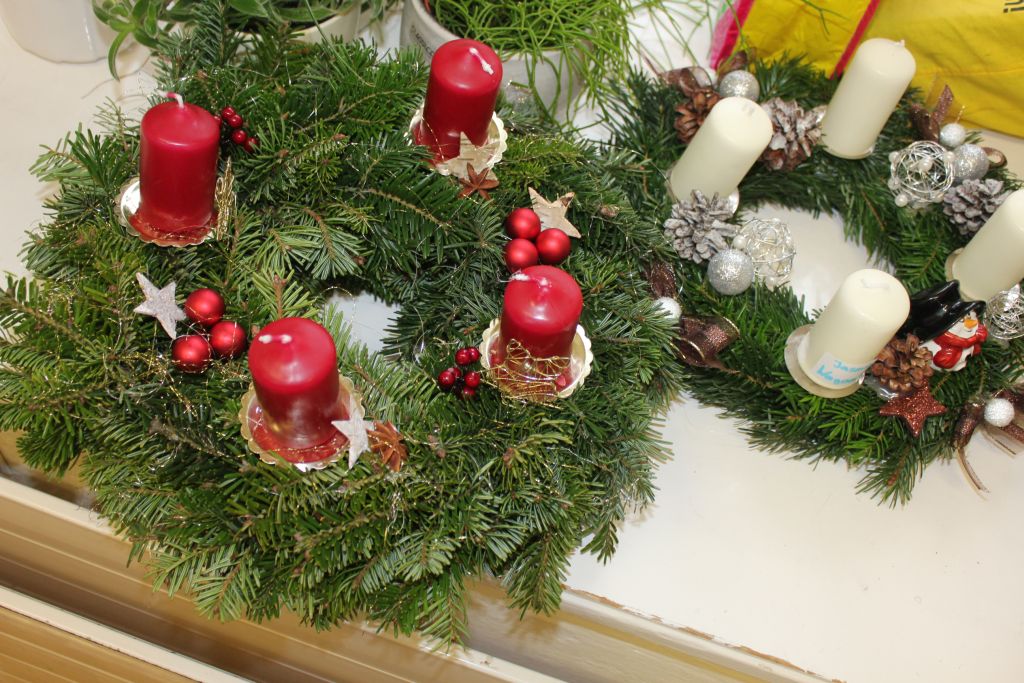 Adventkränze 1. Klasse Adventkränze 1. Klasse