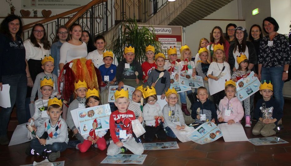 Kinderbetreuerinnen organisierten ein Projekt Kinderbetreuerinnen organisierten ein Projekt