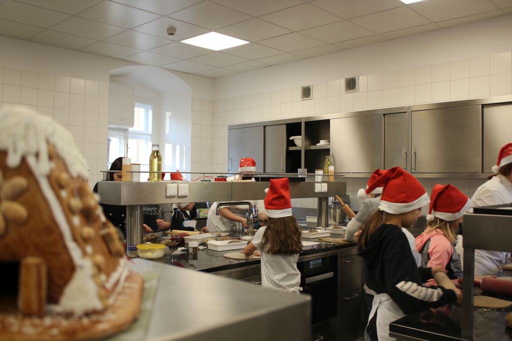 Knusper, knusper, knäuschen Knusper, knusper, knäuschen