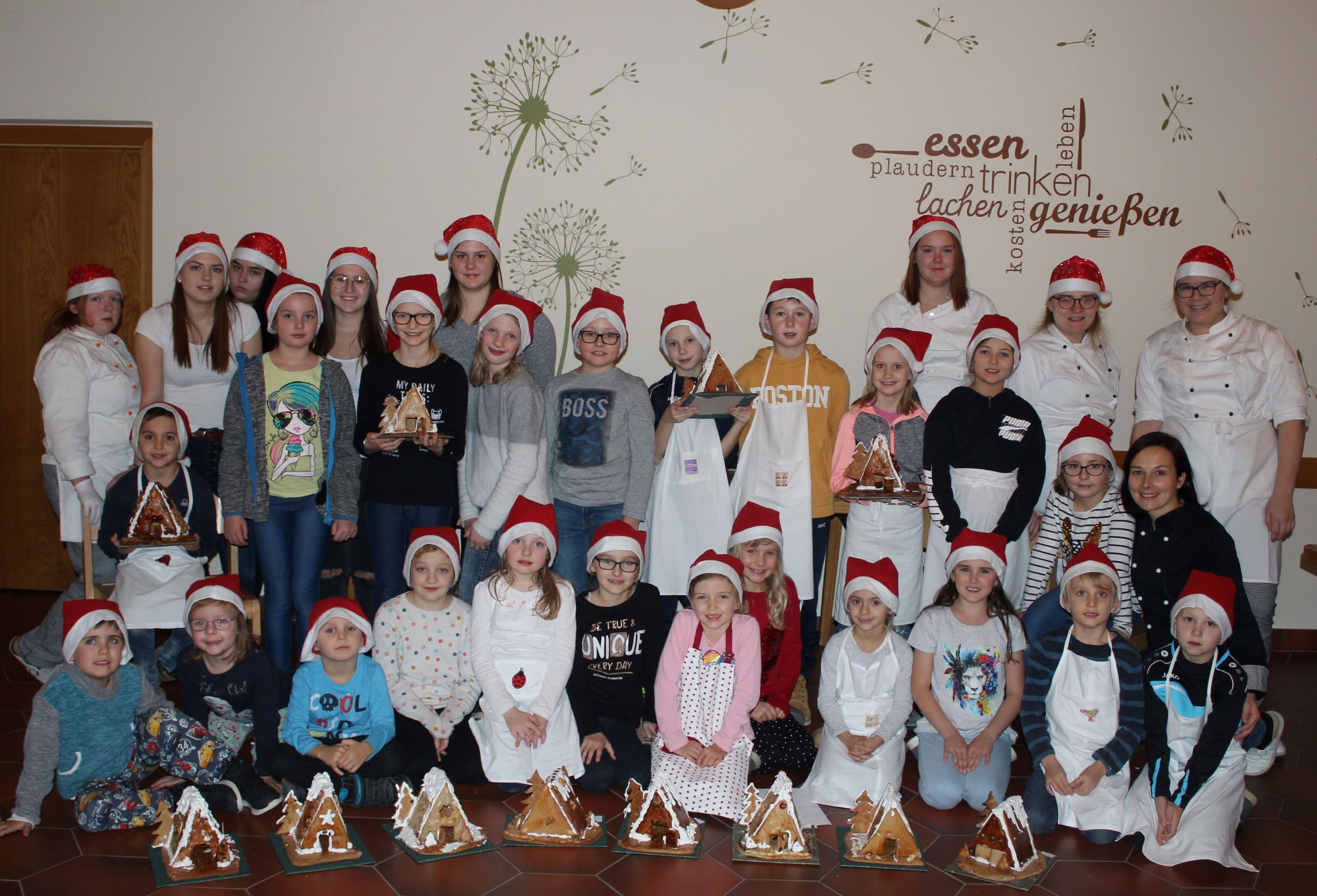 In der Weihnachtswerkstatt der Fachschule Vorau In der Weihnachtswerkstatt der Fachschule Vorau