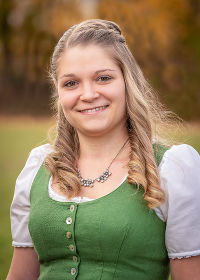 Mitarbeiterin in der Küche