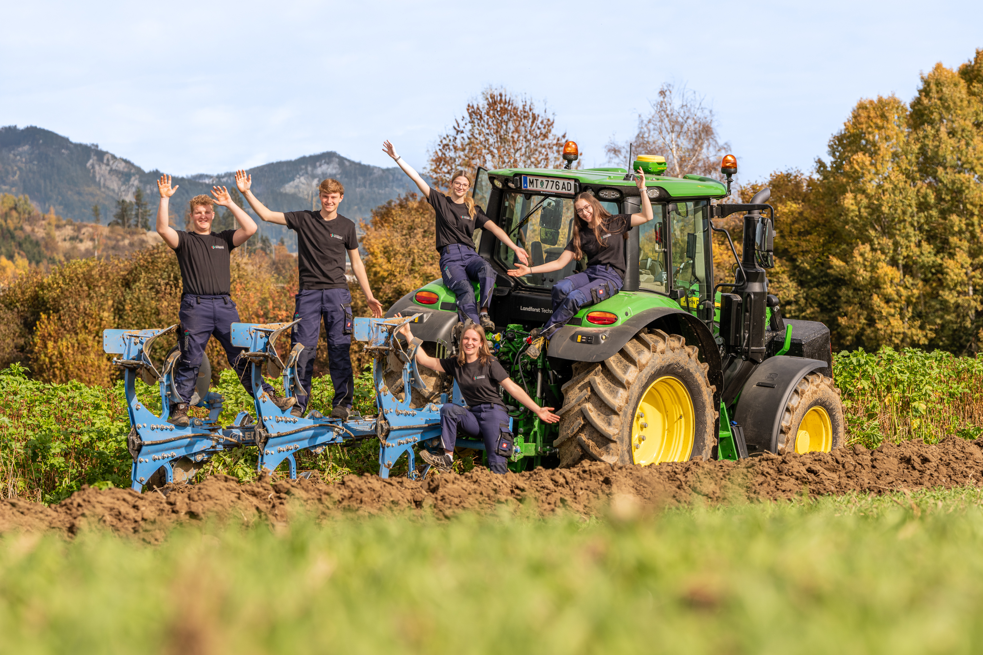 Foto mit Traktor und Pflug
