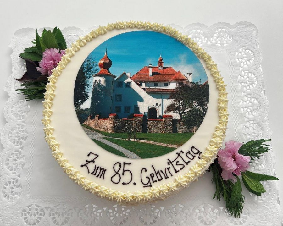 85. Geburtstag von Direktorin Helene Hude