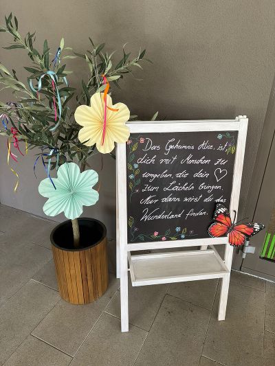 Unserer Schüler gestalten den Eingangsbereich