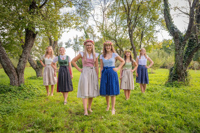 Selbstgenähte Dirndl © Gimpel