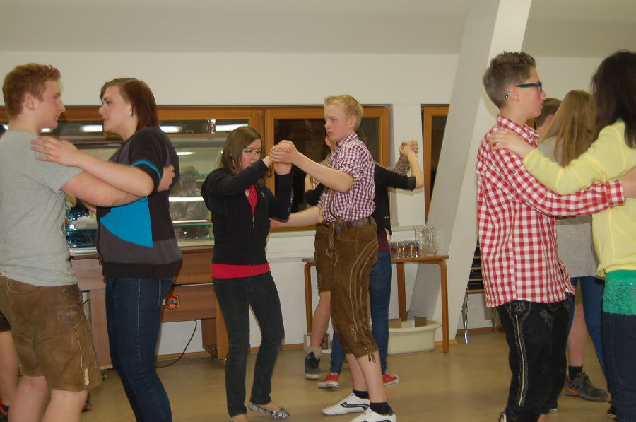 Tanzkurs der 2. Klasse