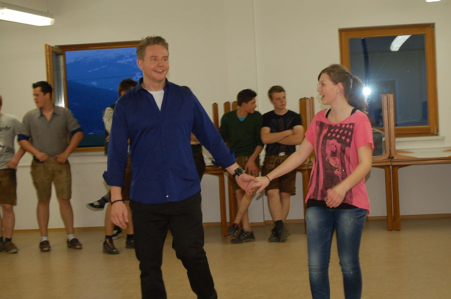 Tanzkurs der 2. Klasse