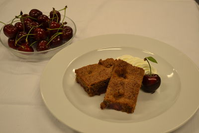 Brauner Kirschkuchen