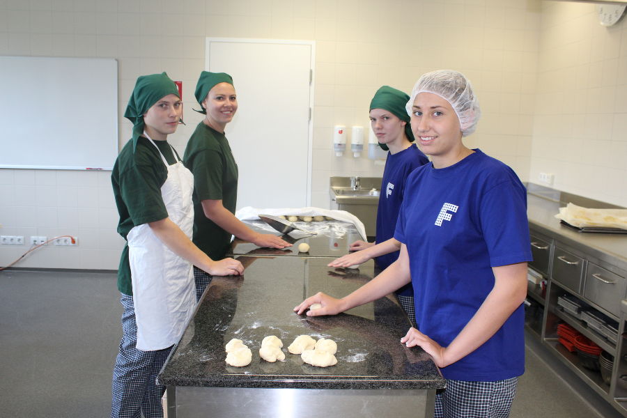 Striezel backen