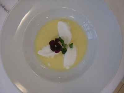 Schneenockerl auf Vanillesauce © FS Gröbmning Schneenockerl auf Vanillesauce
