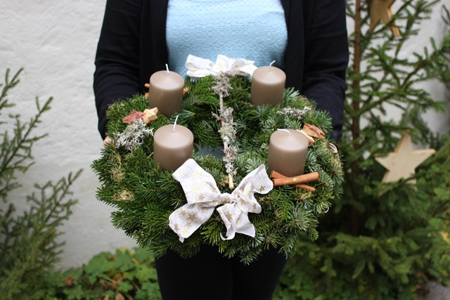 Adventkranz binden