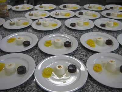 Kokos-Panna Cotta auf Gewürzorangen © FS Gröbming Kokos-Panna Cotta auf Gewürzorangen