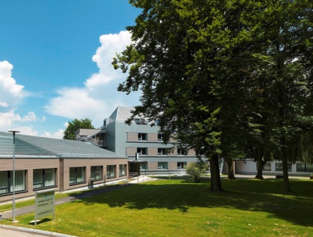 Schule © paul-ott