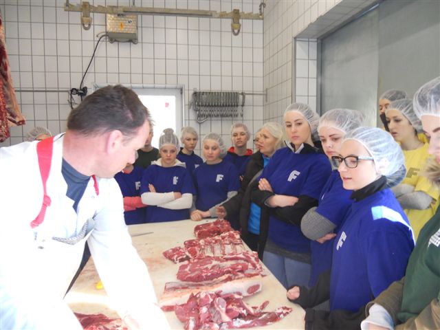 Aufteilen von Rinderhälten