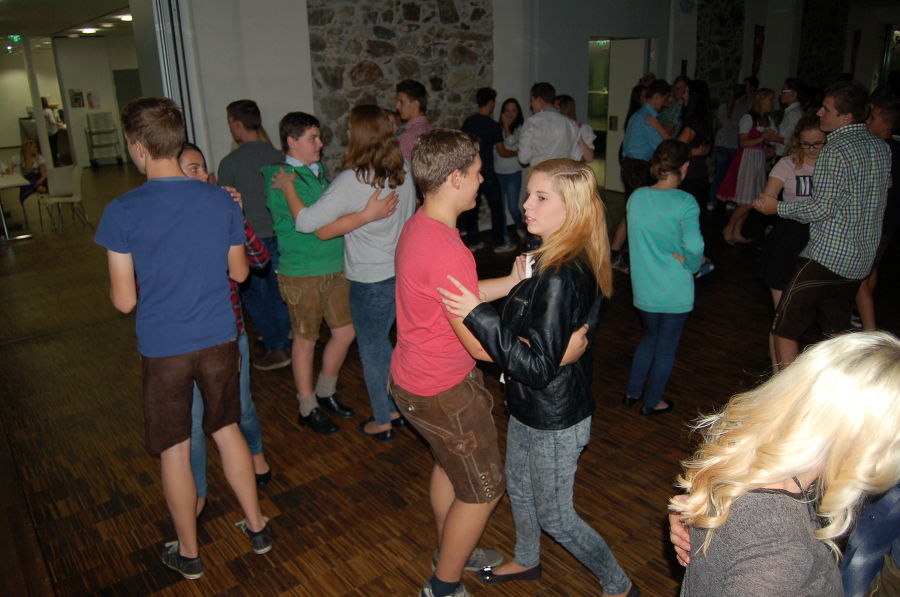 Tanzkurs der 2. Klasse