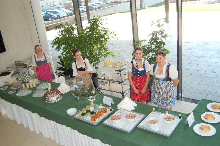 Eingangsbereich - Kostproben selbsterzeugter Produkte