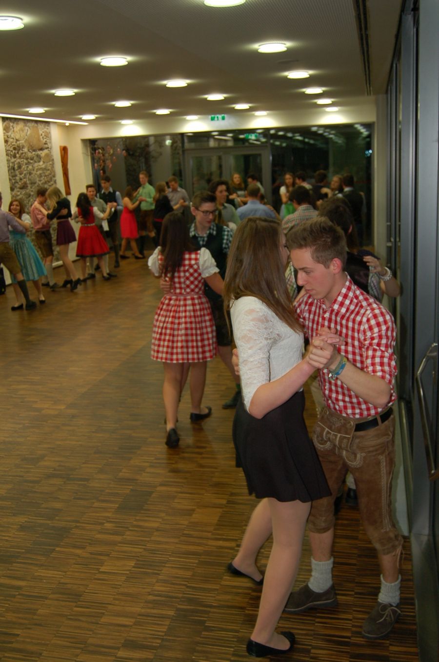 Moderntanzkurs der 2. Klasse