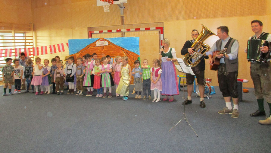 "Schloss Steiner Musikantenstadl"