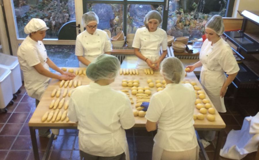 Allerheiligenstriezel backen