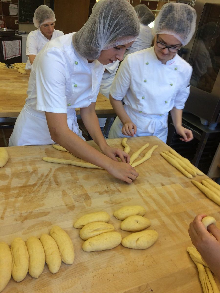 Allerheiligenstriezel backen