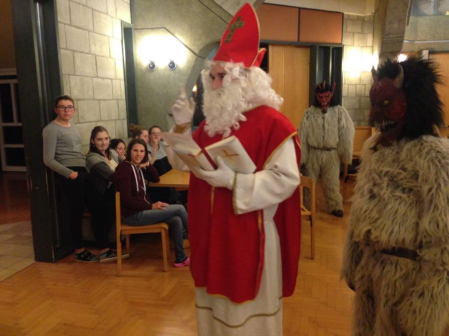 Nikolaus und Krampus zu Besuch Nikolaus und Krampus zu Besuch