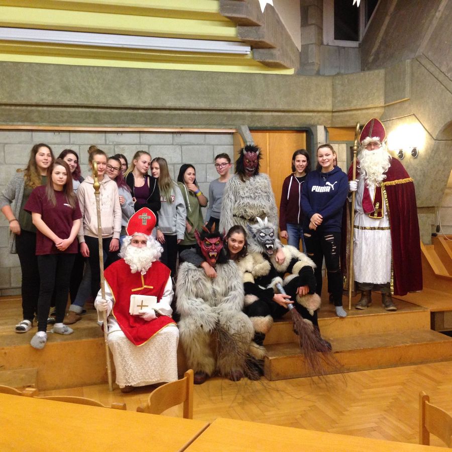 Nikolaus und Krampus zu Besuch Nikolaus und Krampus zu Besuch