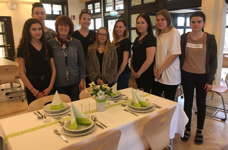 der schön gedeckte Tisch