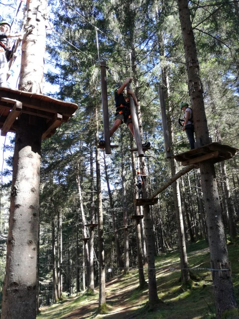 Wandertag der 1. und 2. Klasse zum Hochseilgarten nach Oberwölz