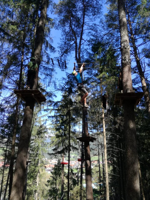 Wandertag der 1. und 2. Klasse zum Hochseilgarten nach Oberwölz