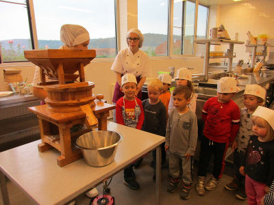 Vom Korn zum Brot - Kindergartenkinder
