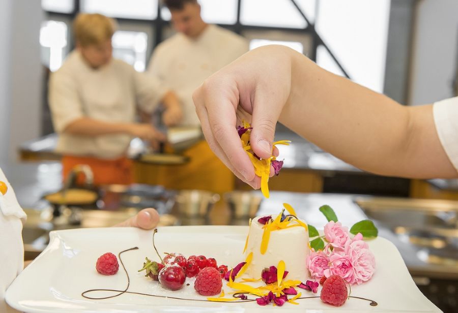 Ernährung und Küchenführung Ernährung und Küchenführung