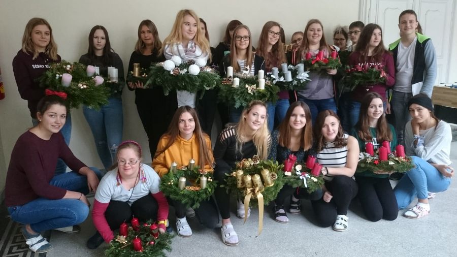Adventkranz binden Adventkranz binden