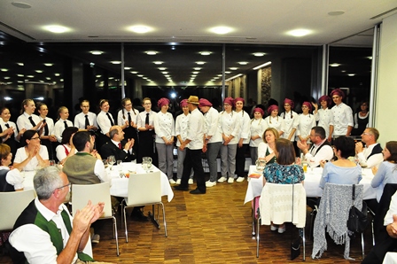 Gala "Frühsommerliche Genüsse" Gala "Frühsommerliche Genüsse"