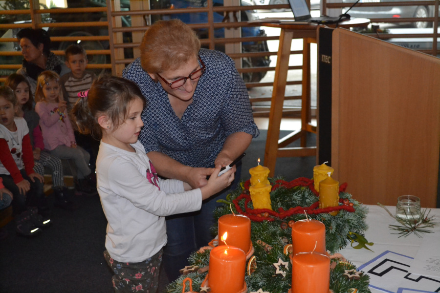 Adventkranzsegnung