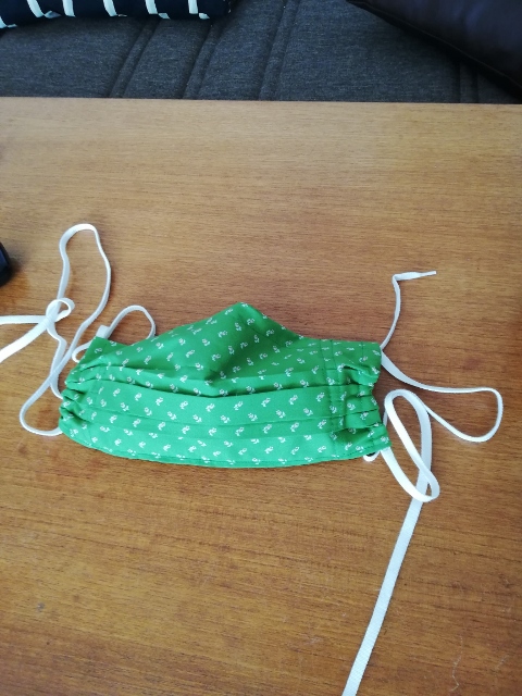Selbstgenähte Mund-Nasenschutzmasken Selbstgenähte Mund-Nasenschutzmasken