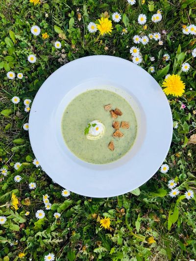 Frühlingskräutersuppe