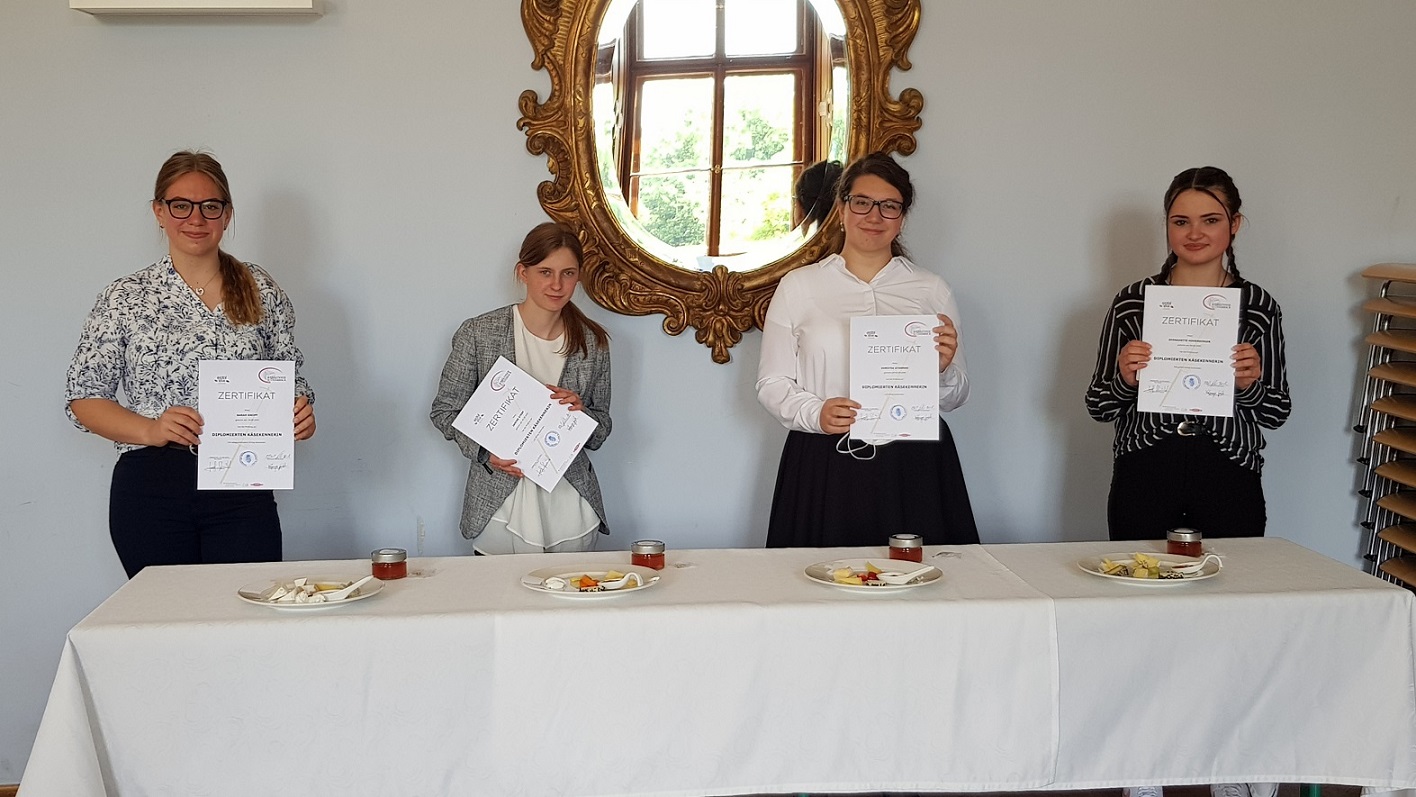 Diplomierte KäsekennerIn Diplomierte KäsekennerIn