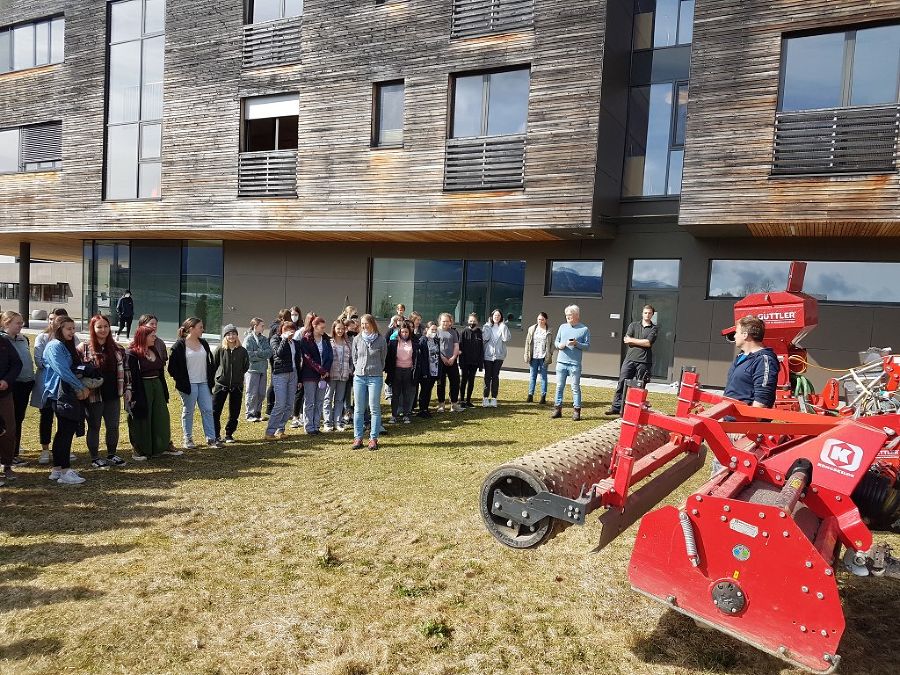 Projektstart Wildblumen in der FS Gröbming