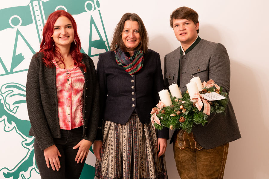 Adventkranz-Übergabe in Growi Adventkranz-Übergabe in Growi