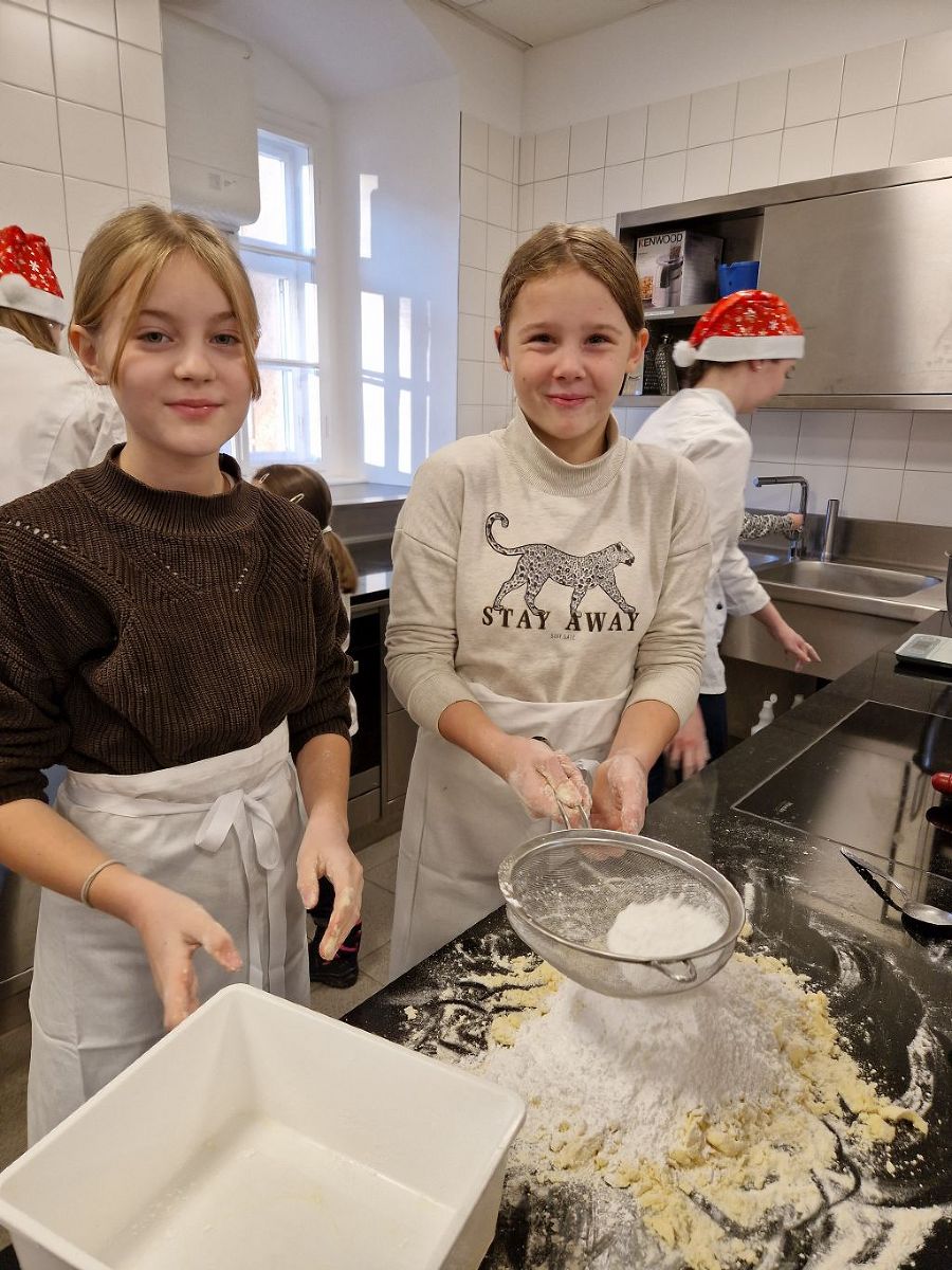 in der Weihnachtsbäckerei..