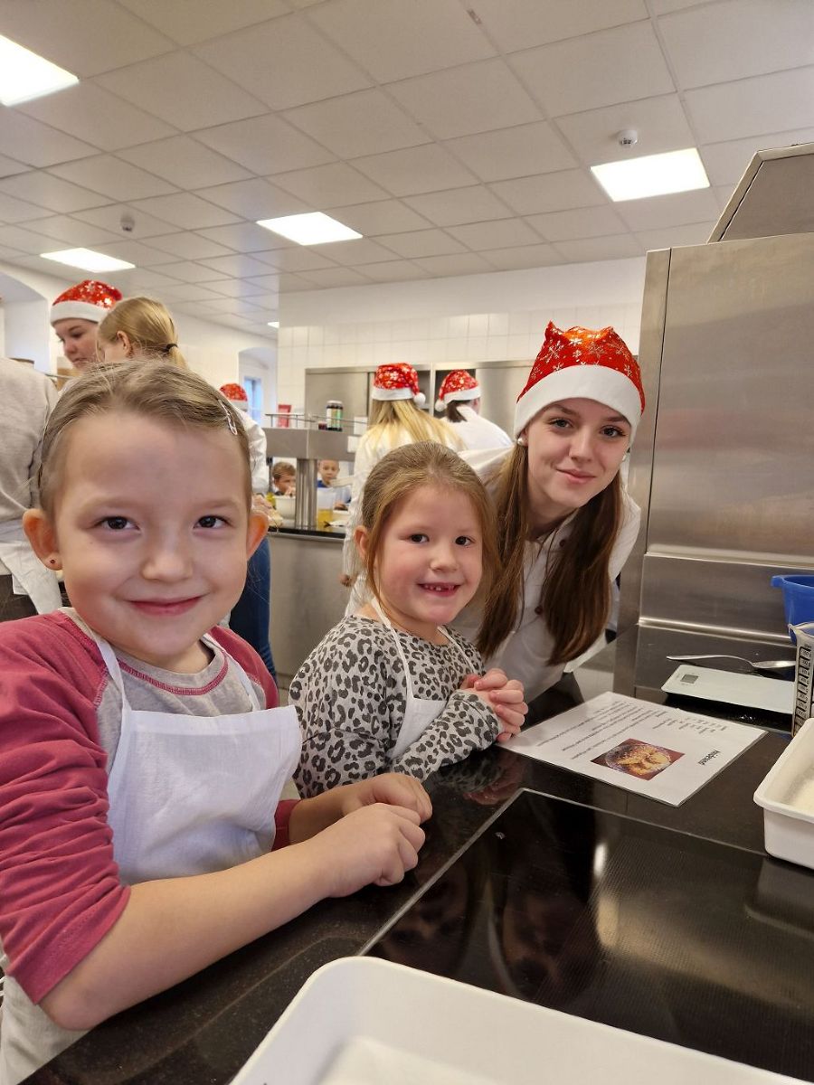 in der Weihnachtsbäckerei..