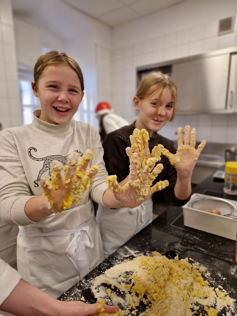 in der Weihnachtsbäckerei..