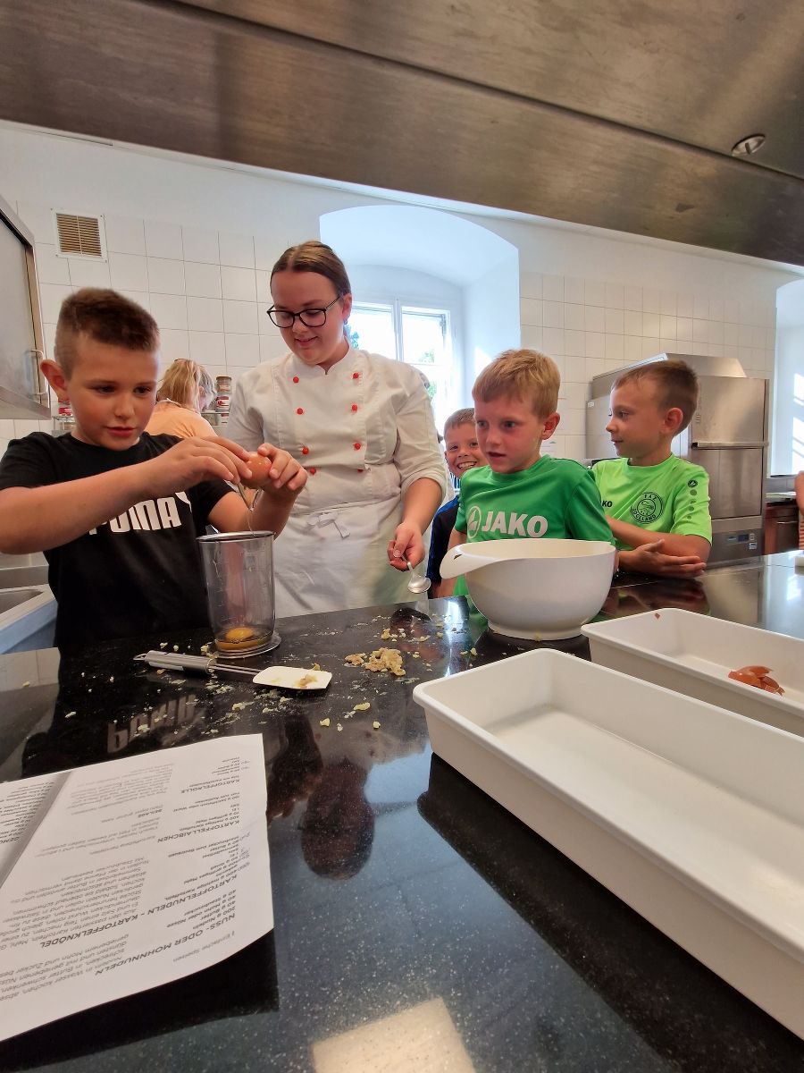 Kartoffelkreationen im Kinderkurs