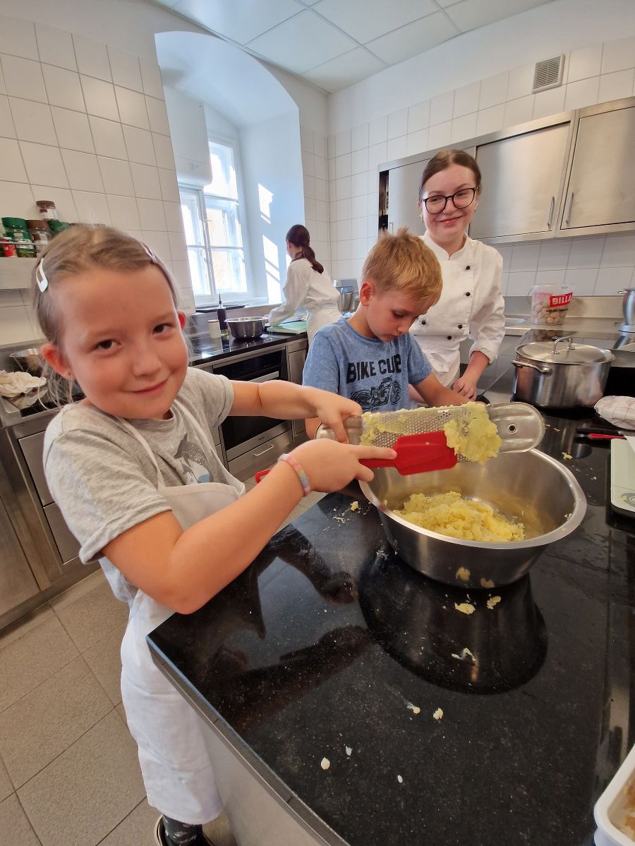 Kartoffelkreationen im Kinderkurs